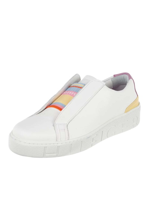 Slip on plimsolls in black canvas
